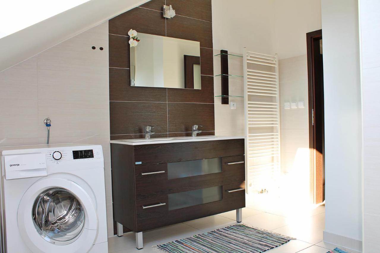 شقة Attic With Parking, Near The Center Of Cb - 110M2 تشيسكي بوديوفيتسه المظهر الخارجي الصورة